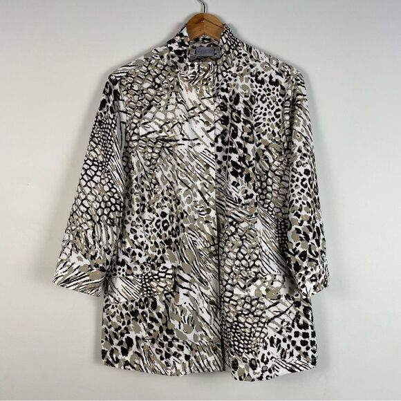 Chico's Zenergy Animal Print 3/4 Sleeve Unlined Polyester Zip Jacket Sz 2/Large - Picture 1 of 12